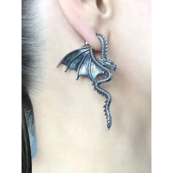 2 Piece Dragon Stud Earrings Antique Silver Tone Gothic Medieval NWOT Goth GoT - Picture 2 of 3